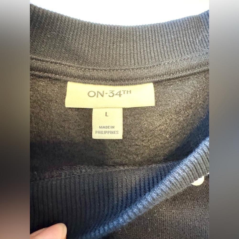 On 34th Fleece Sweatshirt with Pearl Embellished Neckline, Crewneck, size L - Picture 4 of 8